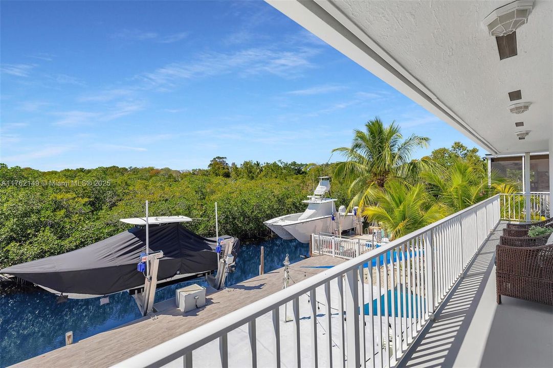 Recently Sold: $1,375,000 (3 beds, 2 baths, 1224 Square Feet)