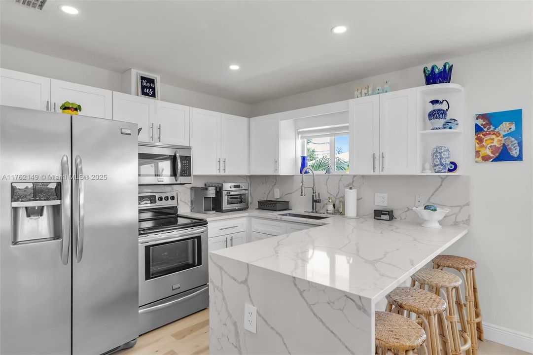 Recently Sold: $1,375,000 (3 beds, 2 baths, 1224 Square Feet)