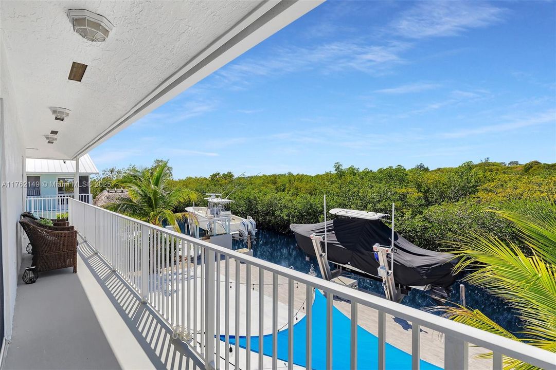 Recently Sold: $1,375,000 (3 beds, 2 baths, 1224 Square Feet)