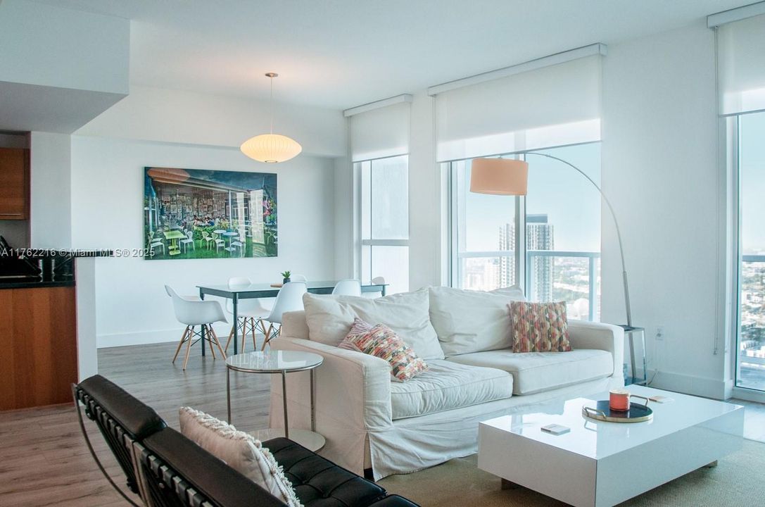 Недавно арендовано: $3,950 (2 спален, 2 ванн, 1293 Квадратных фут)