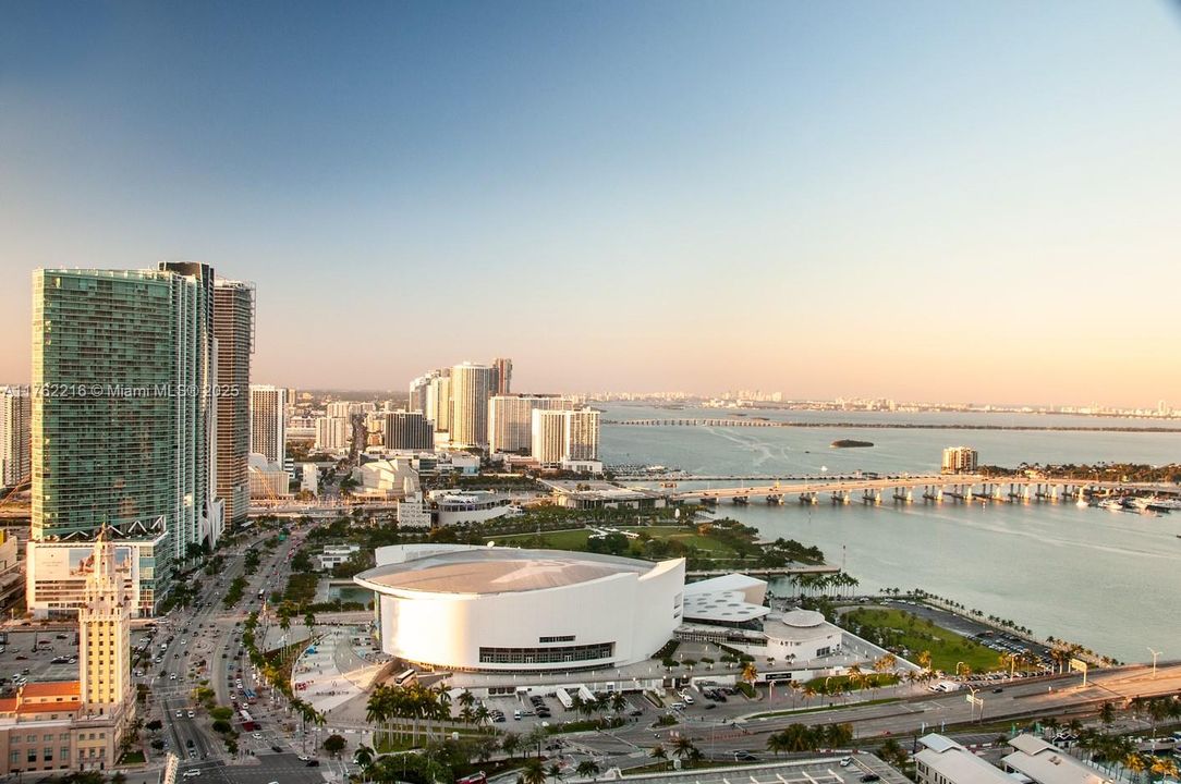 Недавно арендовано: $3,950 (2 спален, 2 ванн, 1293 Квадратных фут)