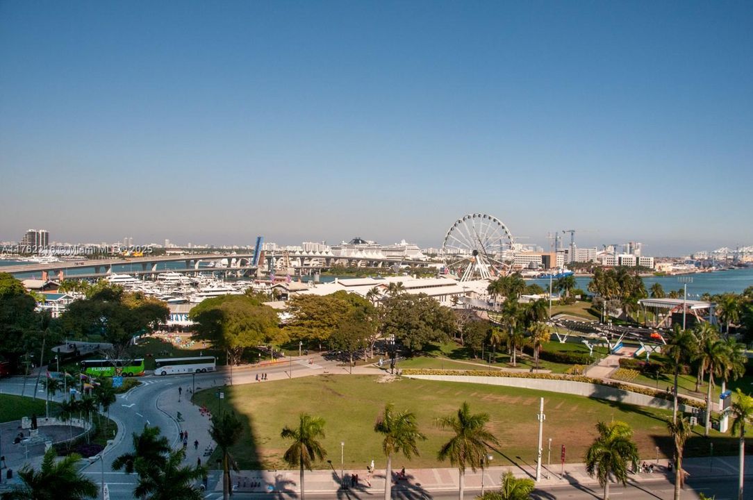 Недавно арендовано: $3,950 (2 спален, 2 ванн, 1293 Квадратных фут)