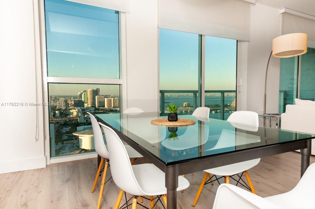 Недавно арендовано: $3,950 (2 спален, 2 ванн, 1293 Квадратных фут)