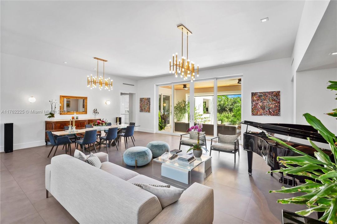 待售: $23,500,000 (6 贝兹, 6 浴室, 8031 平方英尺)