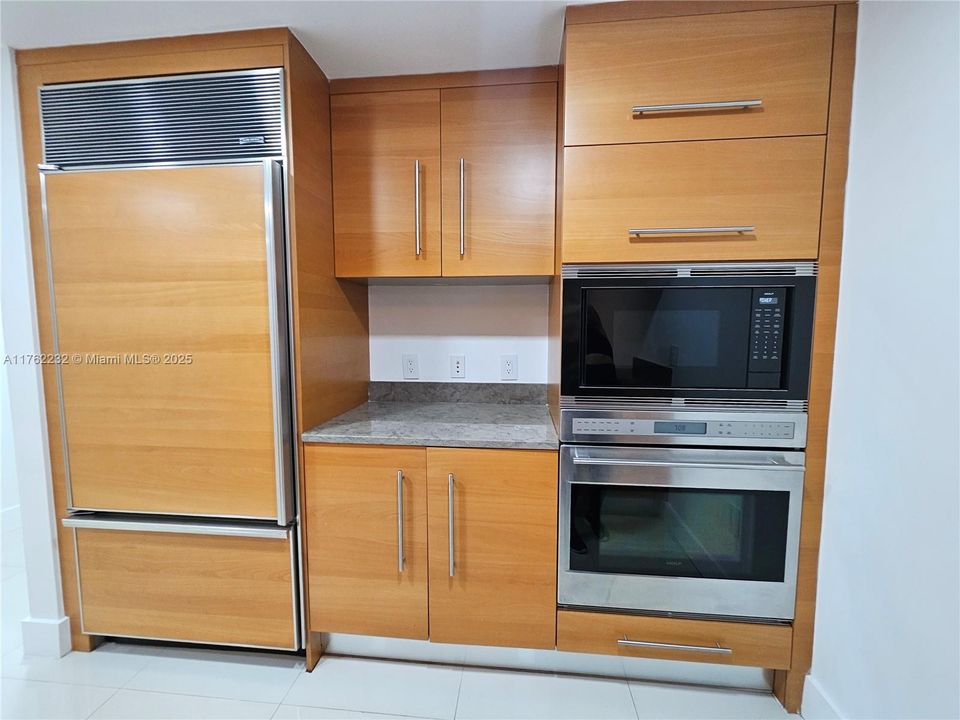 Недавно продано: $685,000 (1 спален, 1 ванн, 984 Квадратных фут)