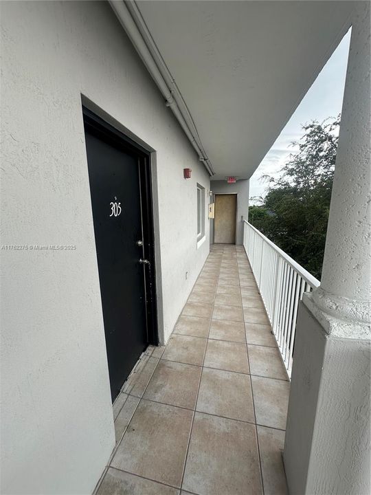 Recently Rented: $2,250 (2 beds, 1 baths, 774 Square Feet)