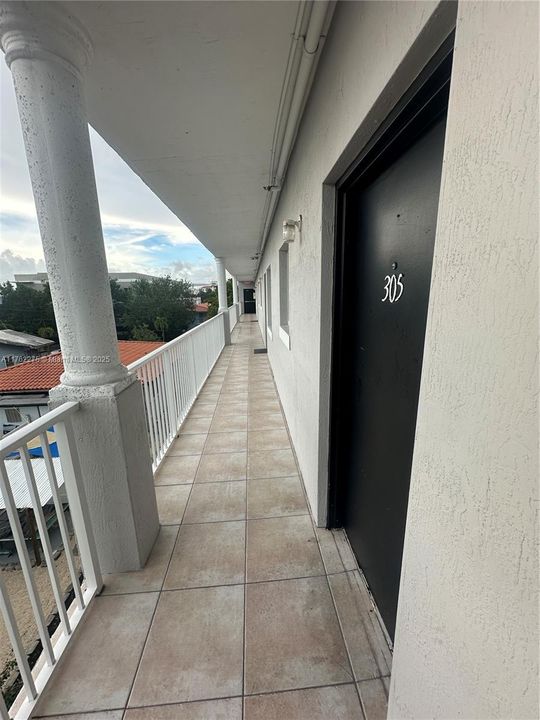 Recently Rented: $2,250 (2 beds, 1 baths, 774 Square Feet)