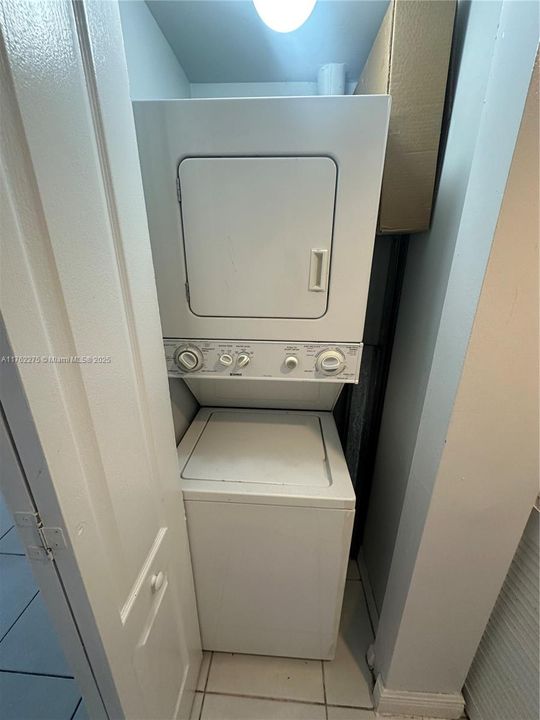 Recently Rented: $2,250 (2 beds, 1 baths, 774 Square Feet)