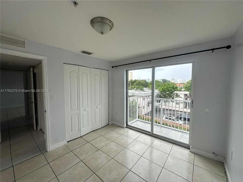 Recently Rented: $2,250 (2 beds, 1 baths, 774 Square Feet)