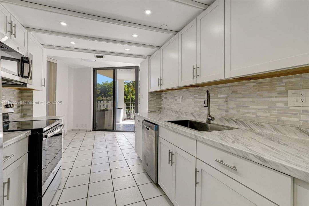 For Sale: $599,000 (3 beds, 2 baths, 1836 Square Feet)