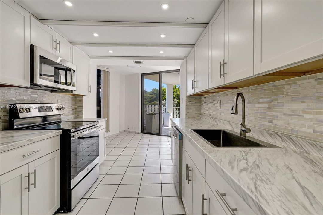 For Sale: $599,000 (3 beds, 2 baths, 1836 Square Feet)