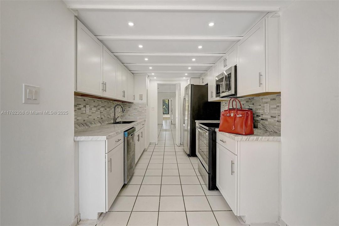 For Sale: $599,000 (3 beds, 2 baths, 1836 Square Feet)