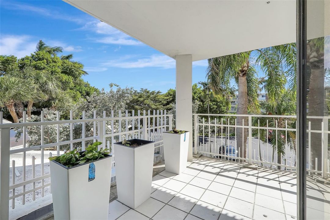 For Sale: $599,000 (3 beds, 2 baths, 1836 Square Feet)