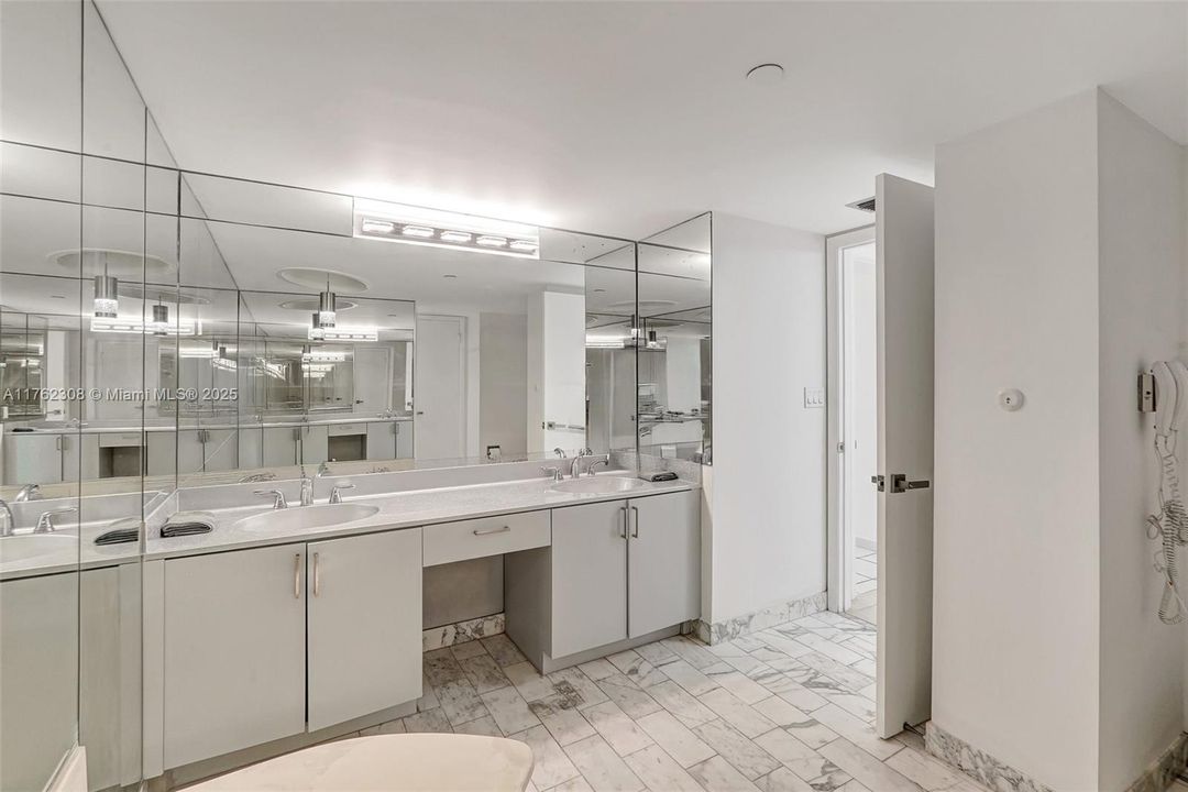 For Sale: $599,000 (3 beds, 2 baths, 1836 Square Feet)