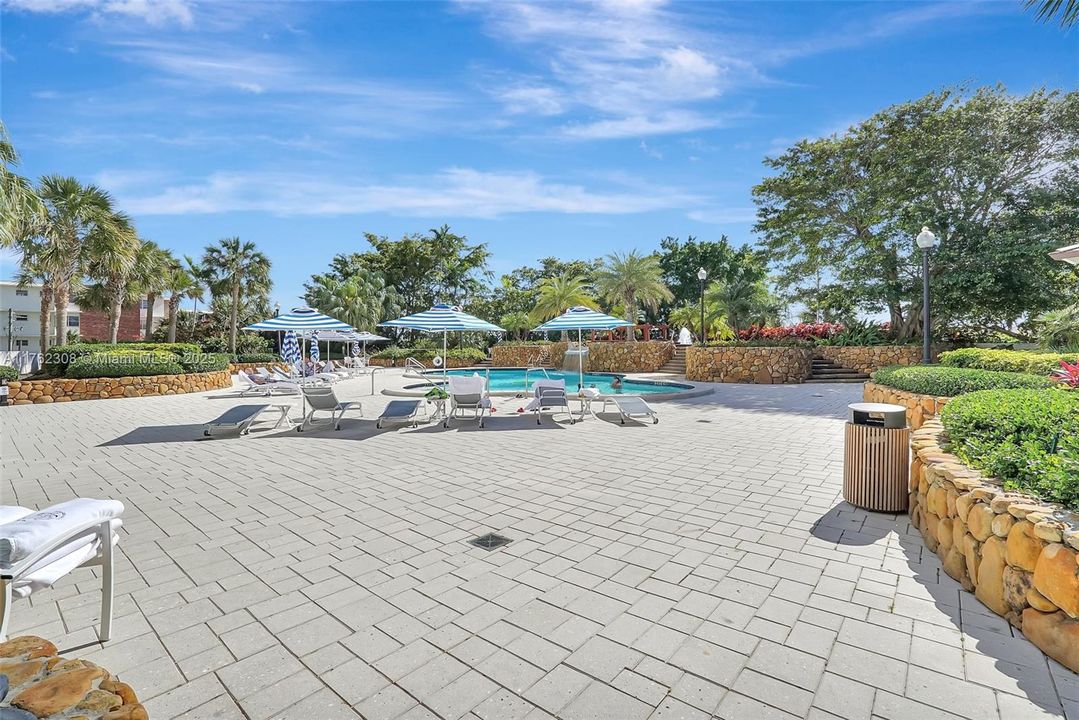 For Sale: $599,000 (3 beds, 2 baths, 1836 Square Feet)