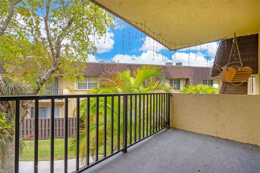 Недавно продано: $250,000 (1 спален, 1 ванн, 707 Квадратных фут)