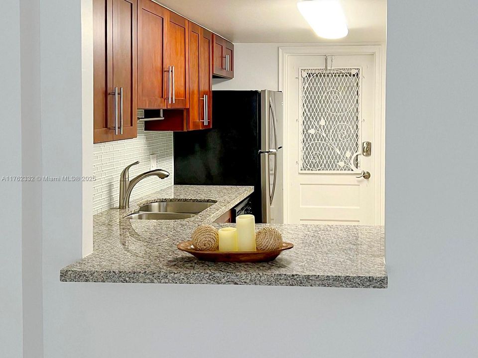 最近租的: $1,590 (1 贝兹, 1 浴室, 775 平方英尺)