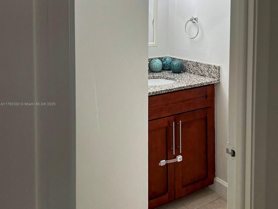 最近租的: $1,590 (1 贝兹, 1 浴室, 775 平方英尺)