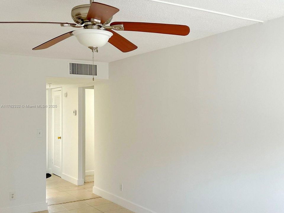 最近租的: $1,590 (1 贝兹, 1 浴室, 775 平方英尺)