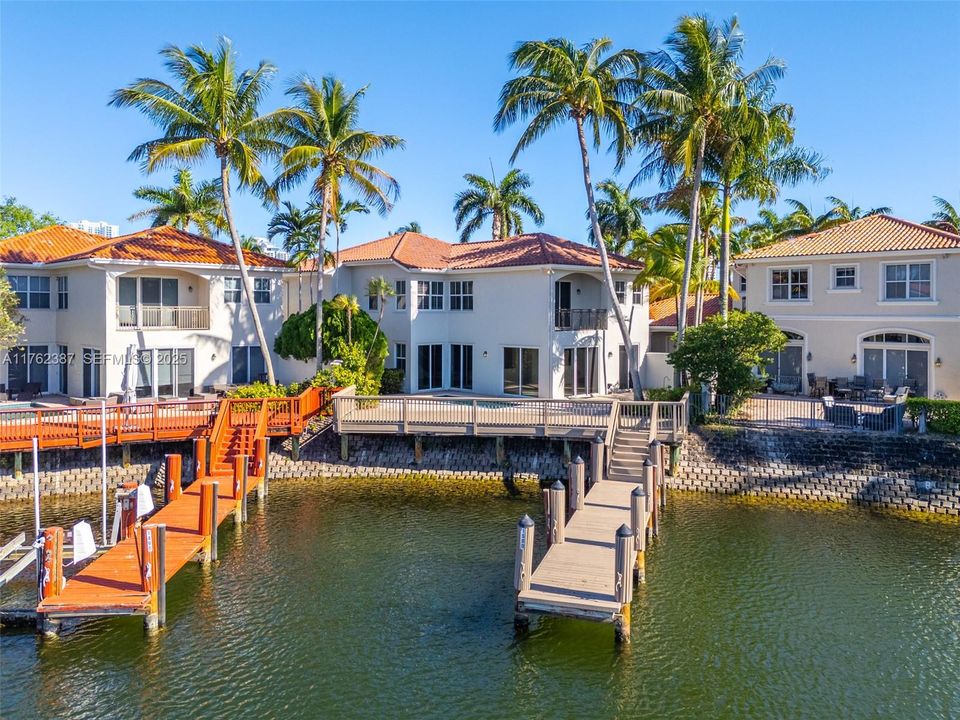 Activo con contrato: $1,995,000 (4 camas, 3 baños, 3082 Pies cuadrados)