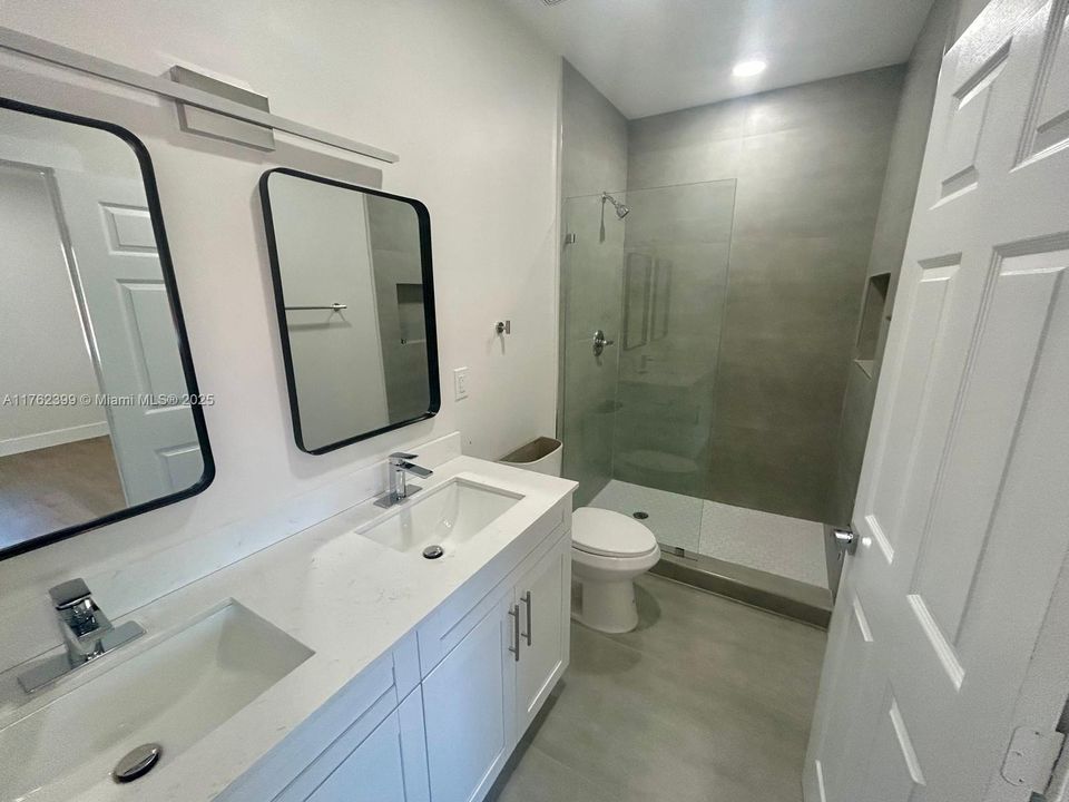 Recently Sold: $1,295,000 (0 beds, 0 baths, 4000 Square Feet)