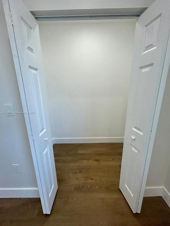 Recently Sold: $1,295,000 (0 beds, 0 baths, 4000 Square Feet)