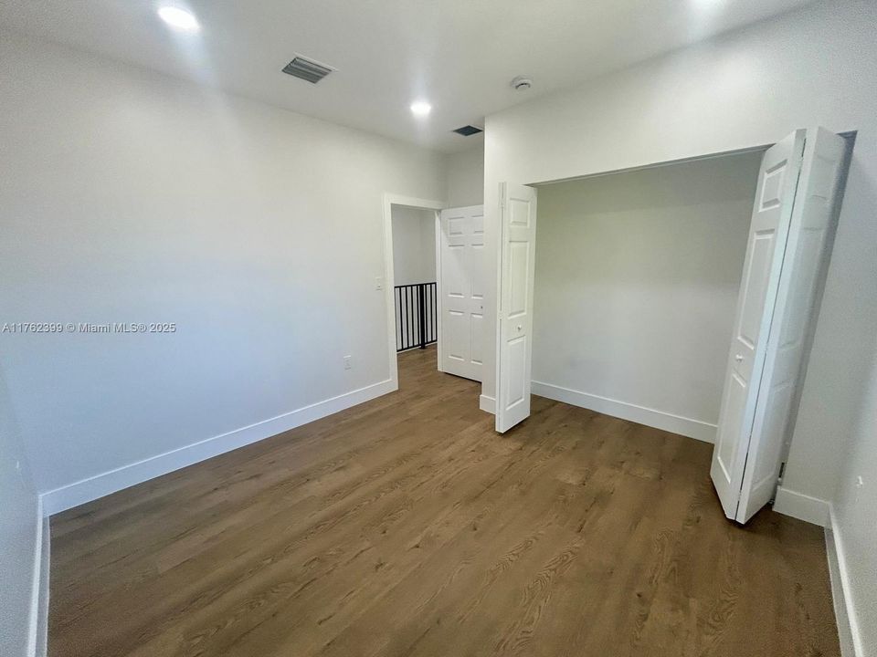 Recently Sold: $1,295,000 (0 beds, 0 baths, 4000 Square Feet)