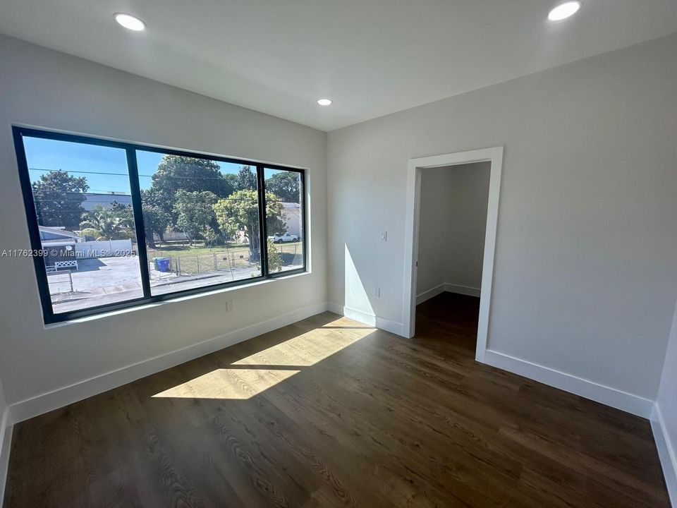 Recently Sold: $1,295,000 (0 beds, 0 baths, 4000 Square Feet)