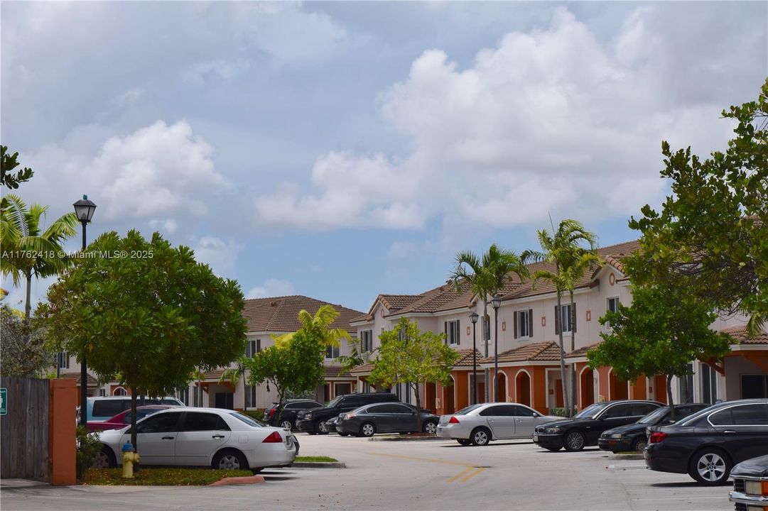 Recently Sold: $289,000 (2 beds, 2 baths, 1140 Square Feet)