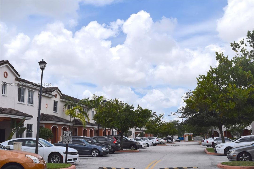 Recently Sold: $289,000 (2 beds, 2 baths, 1140 Square Feet)