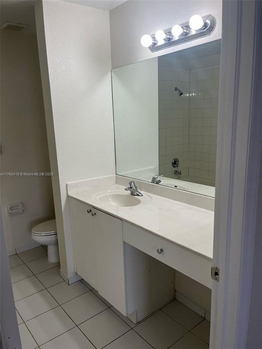 Recently Sold: $289,000 (2 beds, 2 baths, 1140 Square Feet)