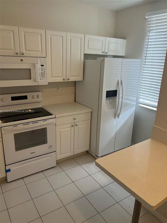 Recently Sold: $289,000 (2 beds, 2 baths, 1140 Square Feet)