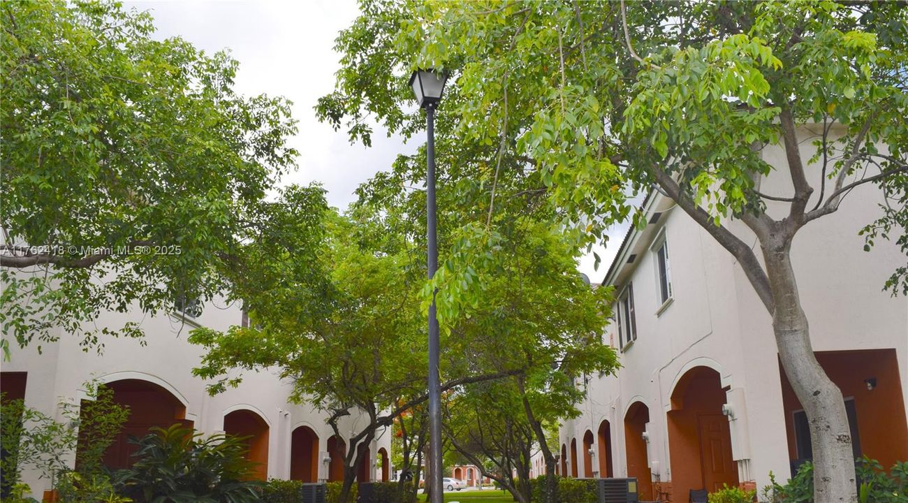 Recently Sold: $289,000 (2 beds, 2 baths, 1140 Square Feet)