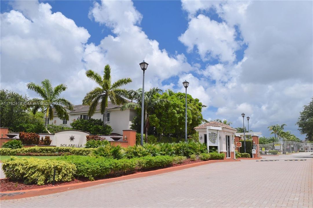 Recently Sold: $289,000 (2 beds, 2 baths, 1140 Square Feet)