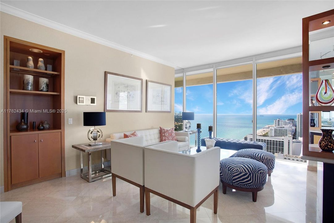 For Sale: $2,280,000 (2 beds, 2 baths, 1380 Square Feet)