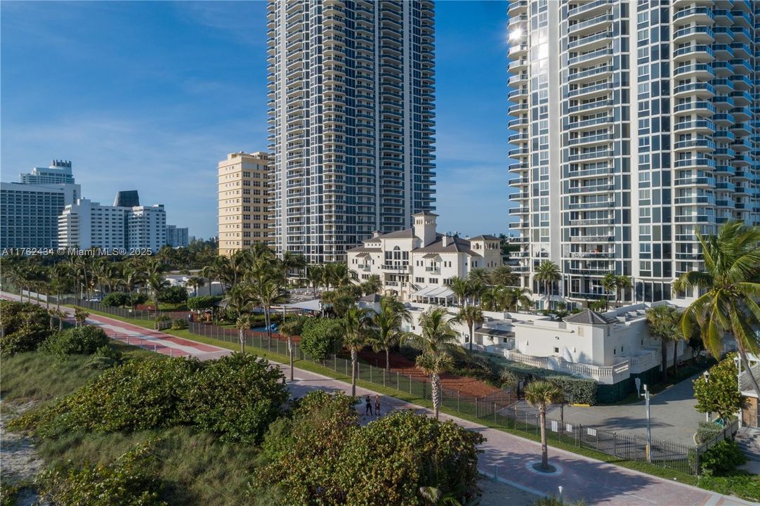 For Sale: $2,280,000 (2 beds, 2 baths, 1380 Square Feet)