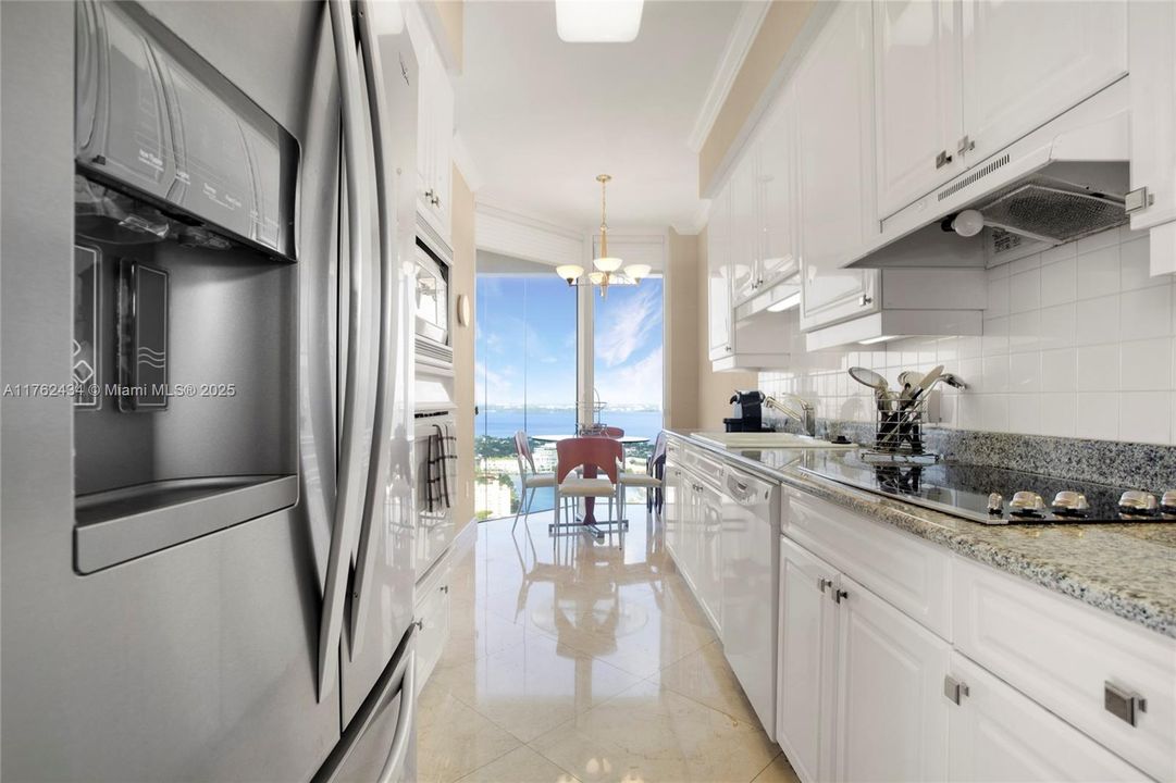 For Sale: $2,280,000 (2 beds, 2 baths, 1380 Square Feet)