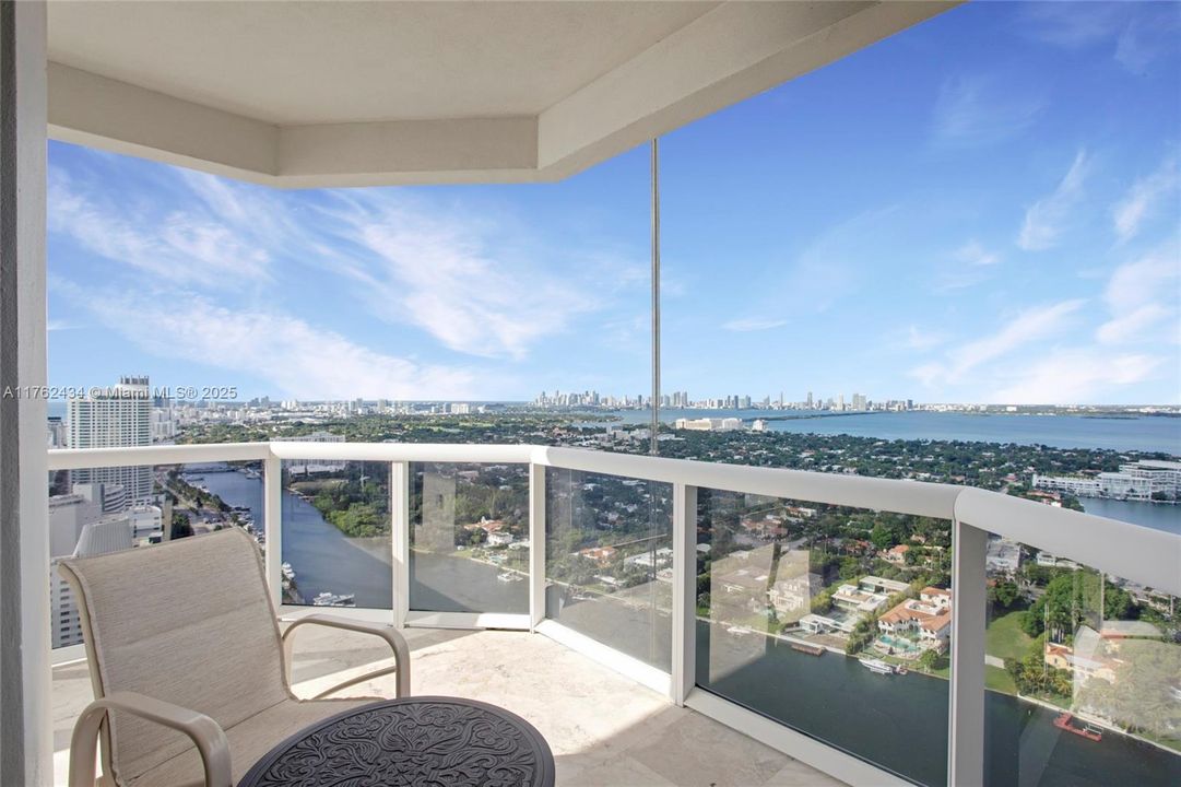 For Sale: $2,280,000 (2 beds, 2 baths, 1380 Square Feet)