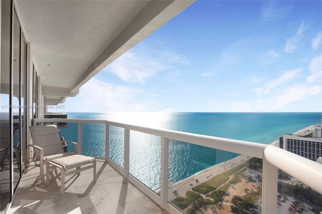 For Sale: $2,280,000 (2 beds, 2 baths, 1380 Square Feet)