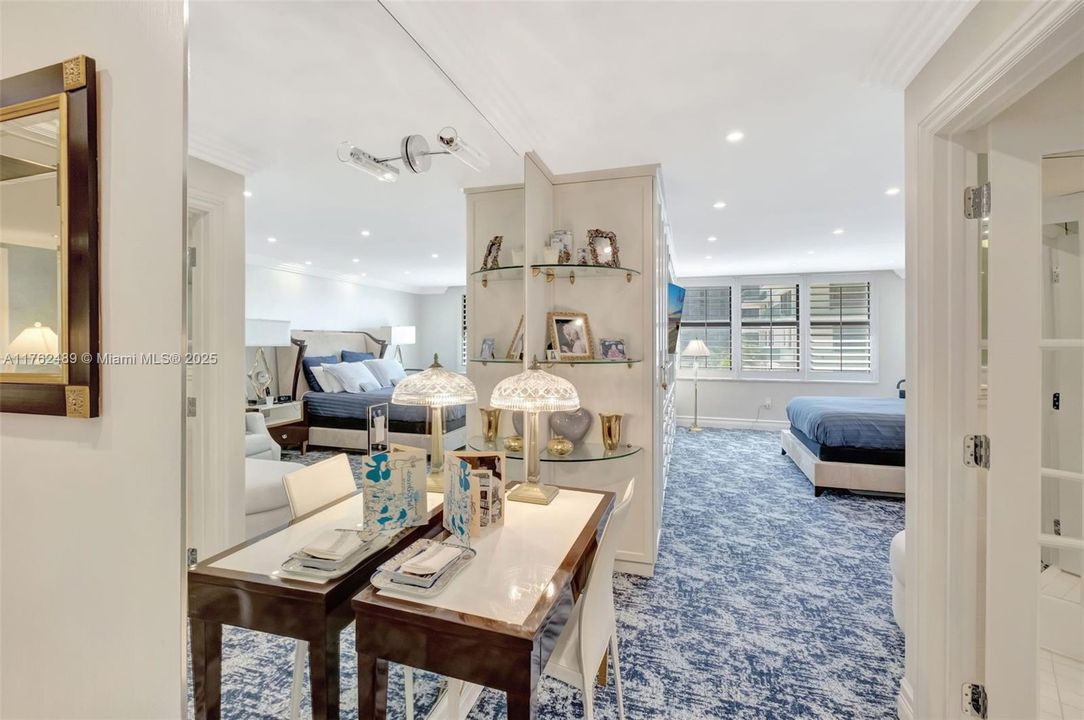 Recently Sold: $3,200,000 (2 beds, 3 baths, 1983 Square Feet)