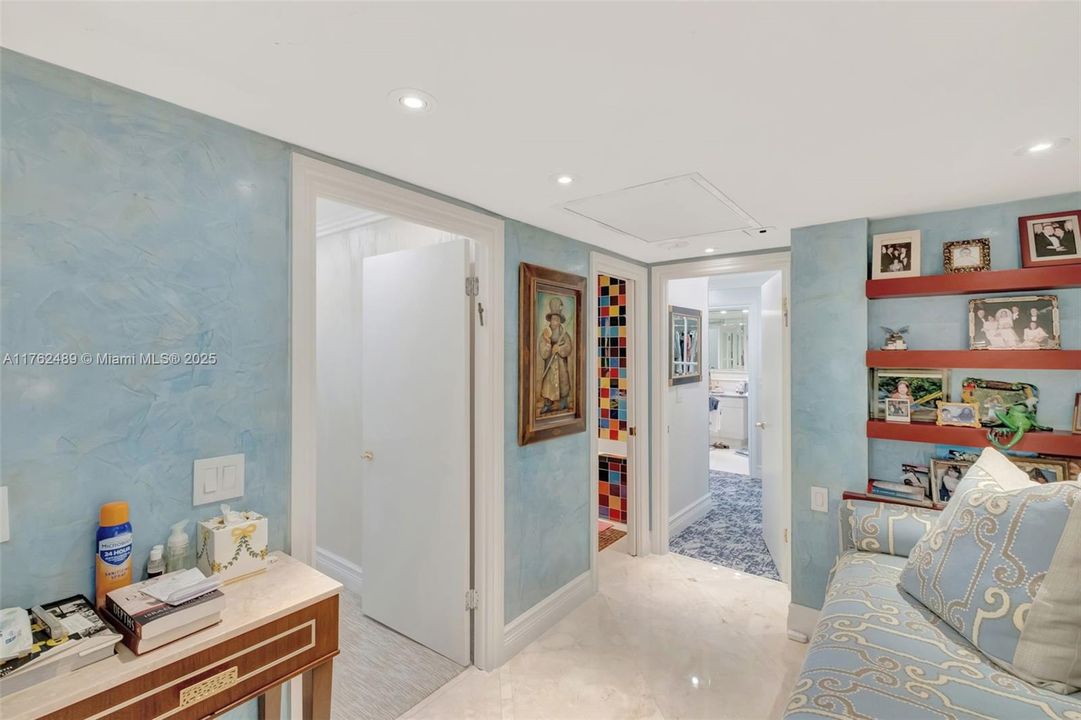 Recently Sold: $3,200,000 (2 beds, 3 baths, 1983 Square Feet)