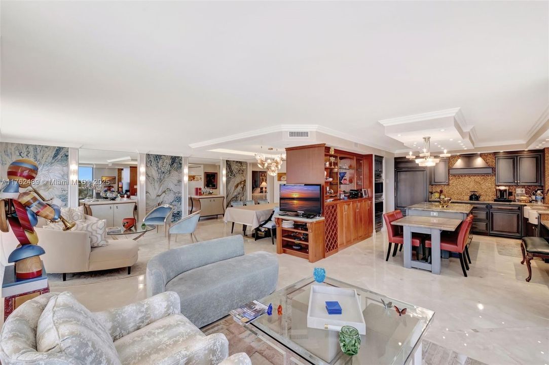 Recently Sold: $3,200,000 (2 beds, 3 baths, 1983 Square Feet)
