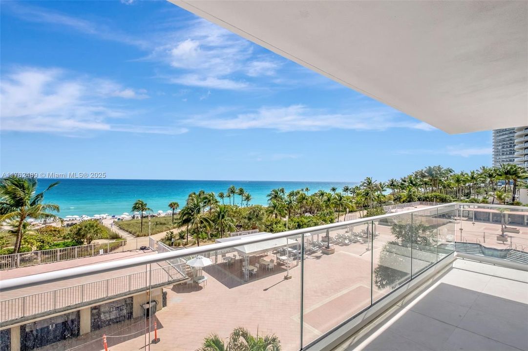 Recently Sold: $3,200,000 (2 beds, 3 baths, 1983 Square Feet)
