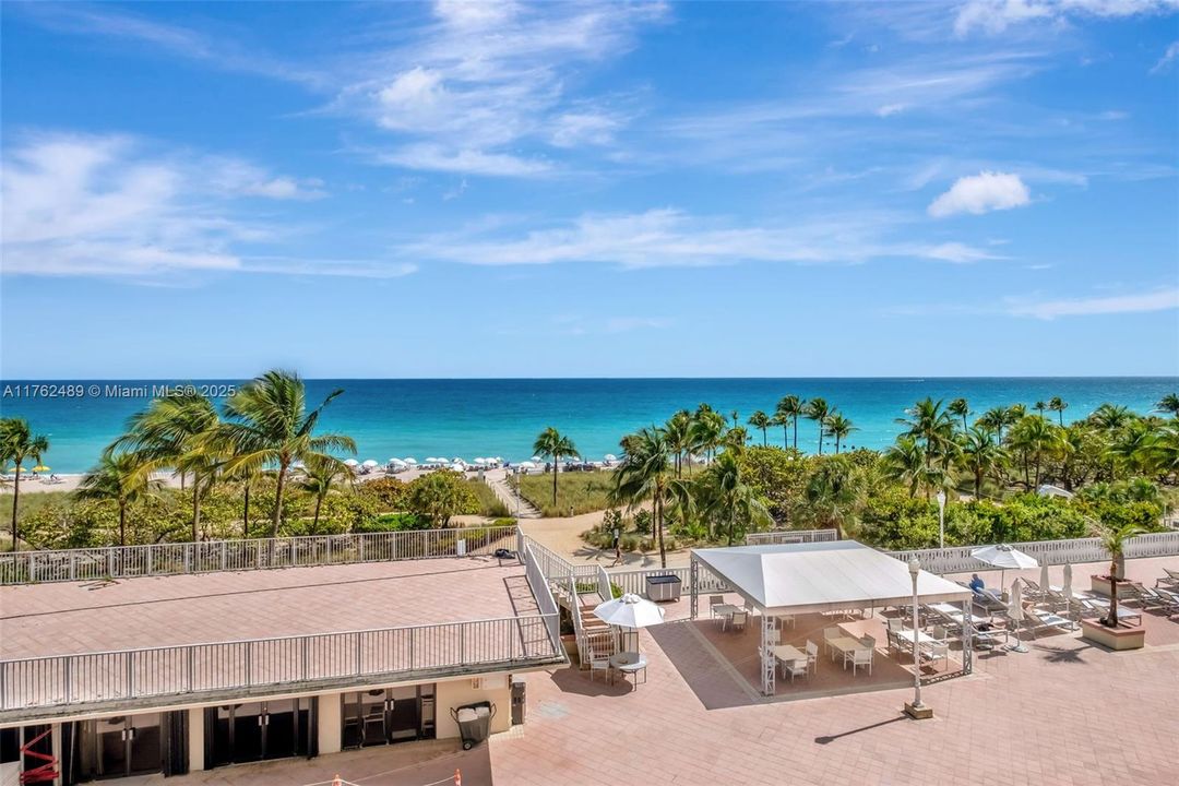 Recently Sold: $3,200,000 (2 beds, 3 baths, 1983 Square Feet)