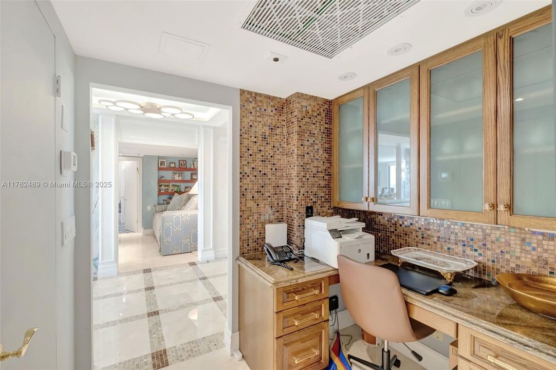 Recently Sold: $3,200,000 (2 beds, 3 baths, 1983 Square Feet)