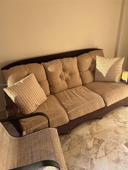 Recently Sold: $3,200,000 (2 beds, 3 baths, 1983 Square Feet)