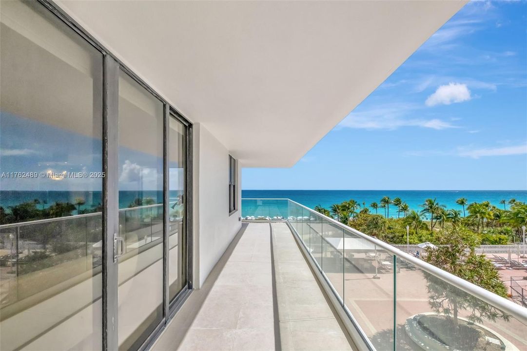 Recently Sold: $3,200,000 (2 beds, 3 baths, 1983 Square Feet)