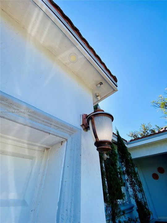 En Venta: $1,150,000 (4 camas, 3 baños, 2233 Pies cuadrados)