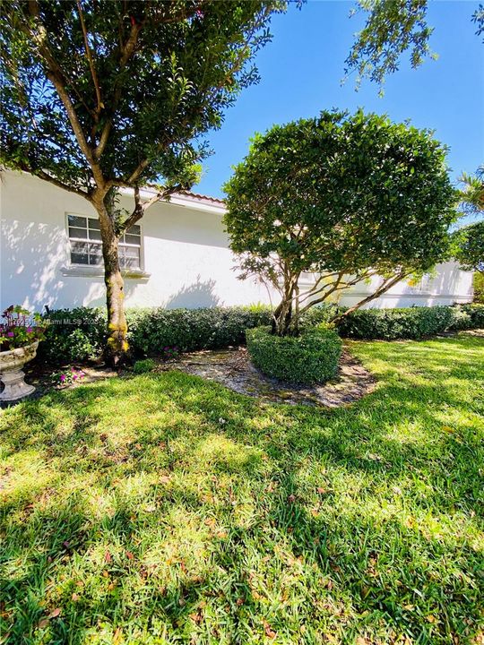 En Venta: $1,150,000 (4 camas, 3 baños, 2233 Pies cuadrados)