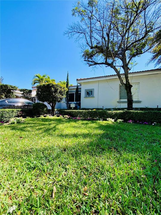 En Venta: $1,150,000 (4 camas, 3 baños, 2233 Pies cuadrados)